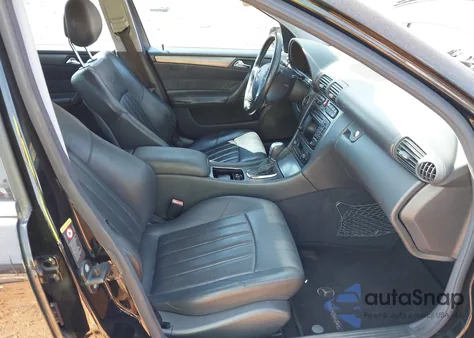 2003 Mercedes-Benz C 32 Amg z USA, uszkodzony, nr VIN WDBRF65J53F409508